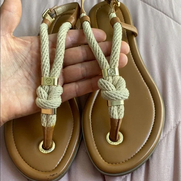 SOLD!!!  Sandals from Michael Kors size 7 - Picture 6 of 7